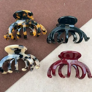 Lot de 4 grandes pinces à cheveux en acétate aux couleurs classiques avec lettrage doré