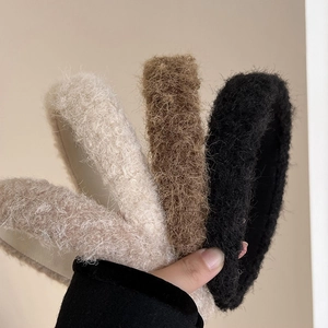 Bandeaux en peluche tendance pour femmes en beige, avoine, café et noir pour l'automne