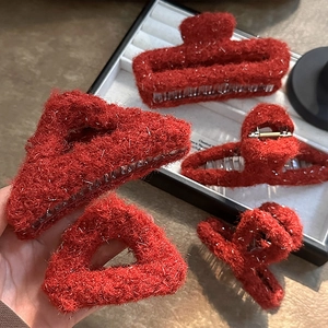 Elegant Red Plush Tinsel Geometric Hair Claw Clip Large Shark Clip Handmade Winter Autumn Hair Clamp For Women Hair Accessories