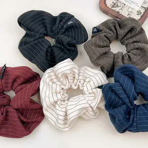 Lot de 5 chouchous rétro à rayures en marine, bordeaux, blanc, marron et noir