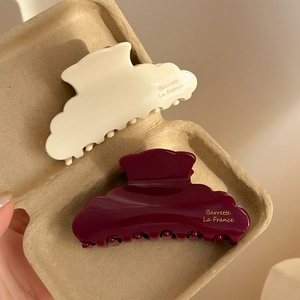 Elegant wavy acetic acid hair claws in cream white and dark burgundy for women