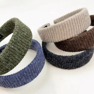 Knitted striped headband in five retro colors with thick woven texture for autumn and winter
