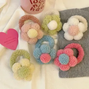 Lot de 6 chouchous fleurs en peluche aux couleurs acidulées et texture douce