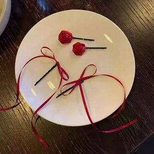 Elegante Fermaglio per Capelli con Rosa in Raso Rosso e Fiocco per Donna Forcine in Nastro Accessori Moda