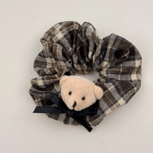 Elastico per capelli a quadri con orsetto di peluche e fiocco nero in stile retrò