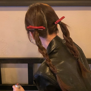 Vintage Red Bow Hair Clips For Women Elegant Minimalist Bowknot Barrettes Retro Resin Glossy Hairpin Party Hair Accessories