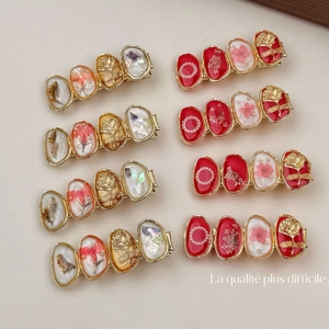 Set of 8 vintage floral hair clips with red flower resin and elegant gold alloy details
