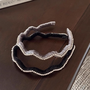 Elegant wave-shaped velvet headbands set with small pearls in black and grey