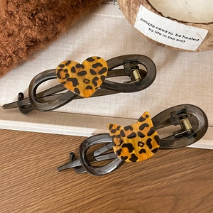 Set of leopard print heart and cat head hair clips with dark grey resin design