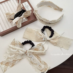 Bohemian lace hair accessory set with bows and pearls in elegant cream and black