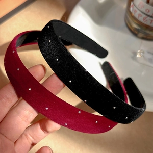 Serre-têtes élégants en velours avec strass brillants en bordeaux et noir classique