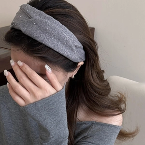 Foldable wide sparkling grey headband with twisted knot design for women stylish hair accessory
