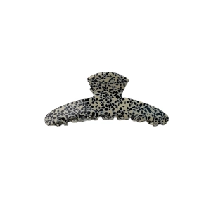 Pince à cheveux crème élégante avec motif à pois noirs et design français minimaliste