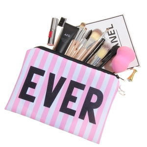 Trousse à maquillage en toile à rayures roses avec imprimé EVER et fermeture éclair spacieuse