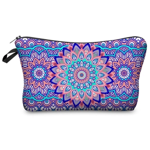 Vielseitige Kosmetiktasche mit Mandala-Muster, Reißverschluss und schwarzer Handschlaufe