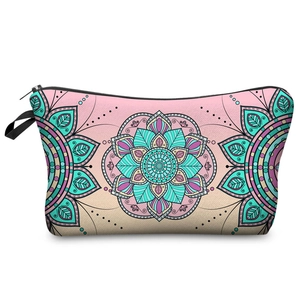 Kosmetiktasche mit Mandala-Digitaldruck, Reißverschluss und schwarzer Handschlaufe