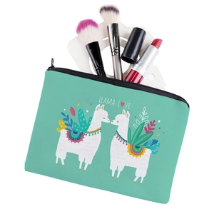 Minzgrüne quadratische Kosmetiktasche mit LLAMA LOVE Print und süßem Alpakas-Design