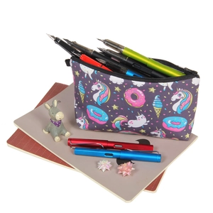 Trousse à cosmétiques spacieuse avec imprimés licornes et desserts pour rangement
