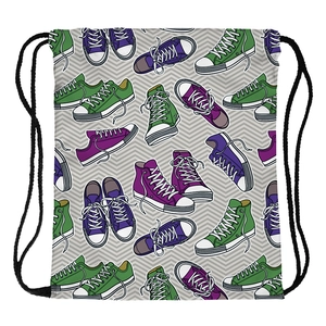 Detailansicht des Canvas-Kordelzugbeutels mit buntem Sneaker-Druck und Wellenmuster