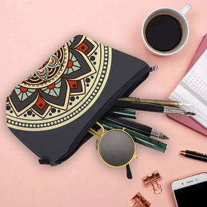 Borsa da trucco Mandala da donna con motivo floreale e cerniera su sfondo rosa pastello