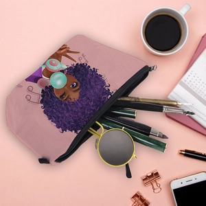 Beauty case in tela rosa con stampa di ragazza cartone animato e chiusura lampo