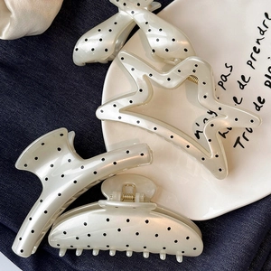 Haarklammer-Set in Creme mit Punkten, Stern- und Ovalform auf Denim und Keramik