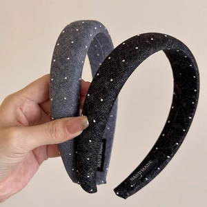 Serre-têtes larges en denim bleu et noir ornés de perles en cristal argenté brillant