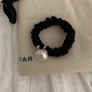 Korean Minimalist Large Artificial Pearl Hair Scrunchie High Elasticity Pleated Fabric Hair Tie Elegant Metal Decor Women Hair Accessory