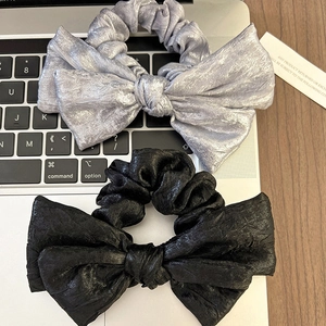 Ensemble d'élastiques à cheveux chouchou nœud géant argent et noir avec fini brillant
