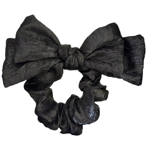 Chouchou élégant avec grand nœud en satin noir et tissu texturé pour femmes