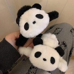 Süße Plüsch Panda Haarklammer für Damen, weiches Kunstfell Cartoon Hai Clip Accessoire