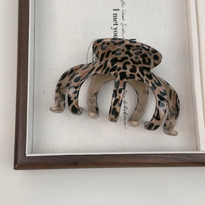French vintage leopard print large shark hair claw clip for thick hair styling