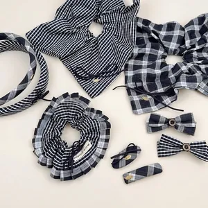 Lot d'accessoires cheveux à carreaux bleu gris avec serre-tête et barrettes nœud
