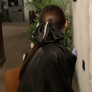 Pince à Cheveux Nœud en Satin Noir Style Français Avec Gland en Strass Pince à Cheveux Ruban Élégante pour Femmes