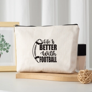 Borsa per trucco in finto lino con stampa football e scritta Life Is BETTER With FOOTBALL