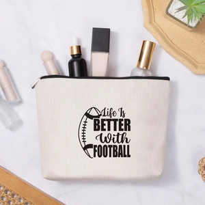 Borsa cosmetica in finta tela con stampa rugby Life Is Better With Football