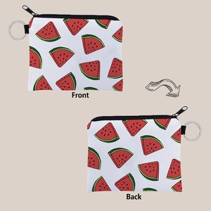 Vorder- und Rückseite der Stoffbörse mit Wassermelonenmuster und silbernem Schlüsselring