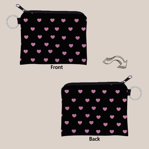 Vues détaillées avant et arrière du porte-monnaie noir à motifs de cœur avec porte-clés