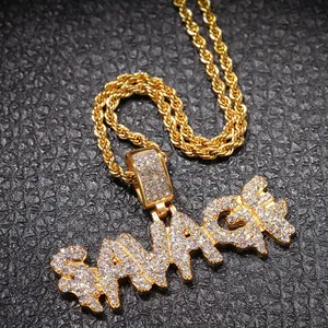 Collana con Pendente a Lettera SAVAGE Hip Hop per Uomo in Acciaio Inossidabile Placcato Oro con Strass Intarsiati Gioielli