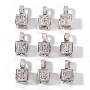 Colliers avec pendentifs cubes 3D sertis de zircons style hip hop pour hommes et femmes