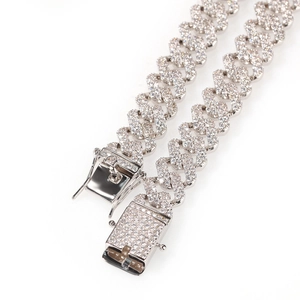 Chaîne cubaine 12mm argentée pour homme avec sertissage complet de zircons cubiques