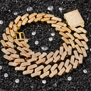 Chaîne cubaine 18mm pour homme dorée avec triple rangée de zircons sertis en micro-pavé