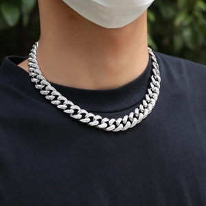 Mens silver Cuban necklace with engraved paisley patterns in 15mm hip hop street style