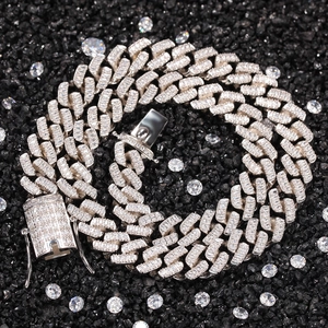 Collier chaîne cubaine de 12 mm pour hommes avec pierres étincelantes en pavé