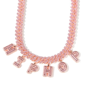 Collana a catena cubana oro rosa con strass rosa e ciondoli con lettere HIPHOP