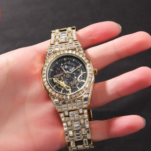 Montre mécanique squelette pour homme en or avec pavé de diamants brillants style hip hop