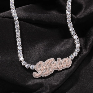 Colgante personalizado nombre Aria en cadena de tenis de lujo con diamantes rosa brillantes