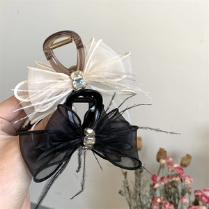Elegante Molletta per Capelli a Fiocco Con Piume Delicate e Strass Nastro in Organza Clip per Capelli per Donna Accessorio per lo Styling Quotidiano