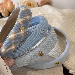 Serre-tête Rembourré en Tissu Bleu pour Femmes Bandeau Avec Étiquette en Métal Doré Doux Fait à la Main Plaid Rayé