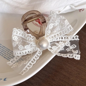 Pinza per Capelli con Fiocco in Pizzo Stile Francese Elegante con Perla Artificial Sintetica Bianca e Resina Orecchini a Clip Accessori per Capelli Donna